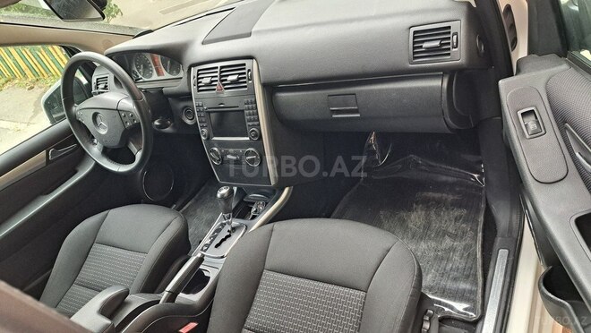 Mercedes B 180 2010, 95,000 km - 1.7 л - Sumqayıt