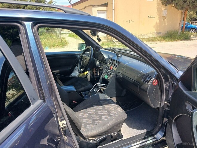 Mercedes C 200 2000, 250,000 km - 2.0 л - Bakı