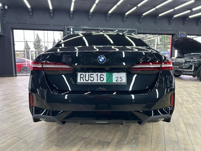 BMW 530e 2024, 15,000 km - 2.0 l - Bakı
