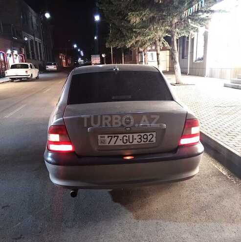 Opel Vectra 1997, 220,000 km - 1.6 l - Quba