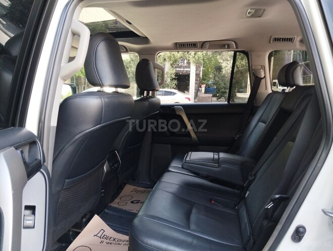 Toyota Land Cruiser Prado-13