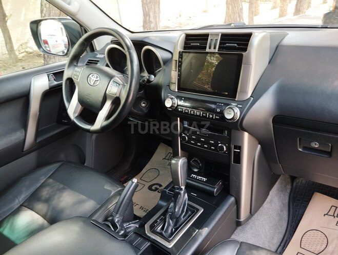 Toyota Land Cruiser Prado-8