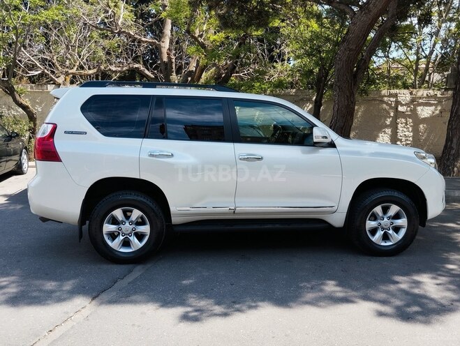 Toyota Land Cruiser Prado-4