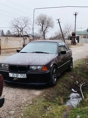 BMW 318 1992, 200,000 km - 1.8 l - Tovuz