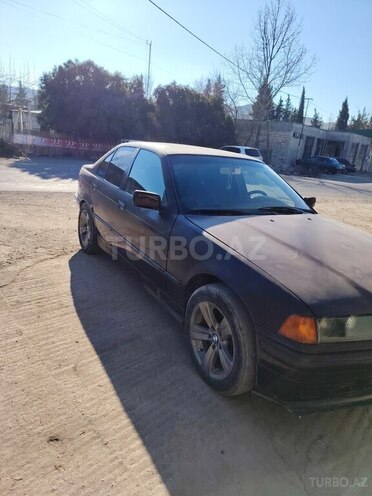 BMW 318 1992, 200,000 km - 1.8 l - Tovuz