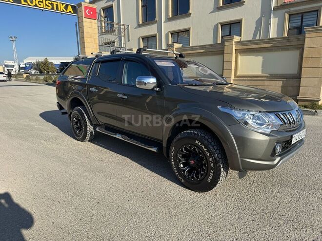 Mitsubishi L200 2016, 176,000 km - 2.4 l - Bakı