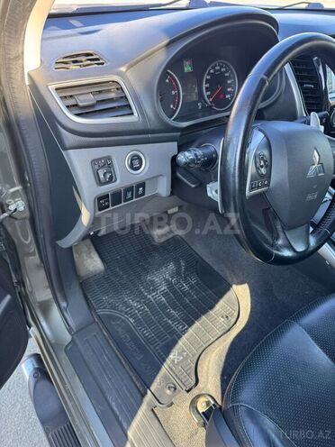 Mitsubishi L200 2016, 176,000 km - 2.4 l - Bakı