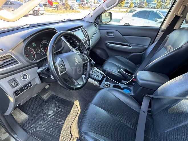 Mitsubishi L200 2016, 176,000 km - 2.4 l - Bakı