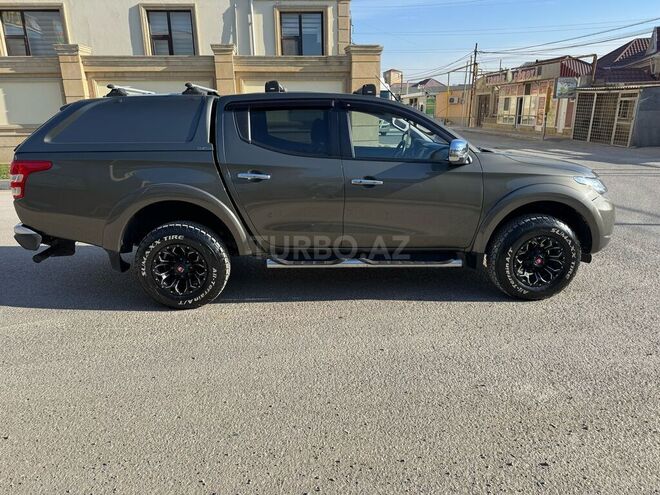 Mitsubishi L200 2016, 176,000 km - 2.4 l - Bakı
