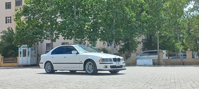 BMW 525 2003, 268,000 km - 2.5 l - Sumqayıt