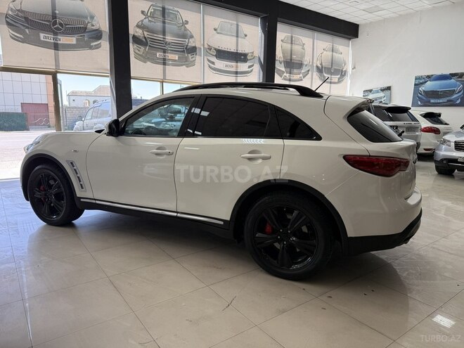 Infiniti FX35-7