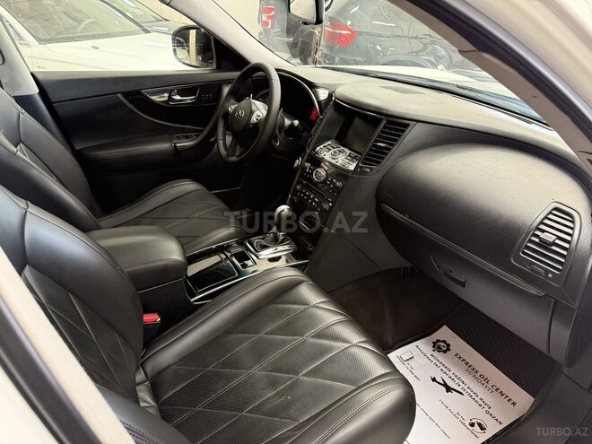 Infiniti FX35-9