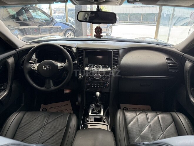 Infiniti FX35-11