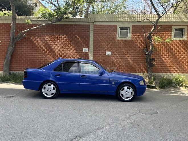 Mercedes C 200 1995, 243,211 km - 2.0 l - Bakı
