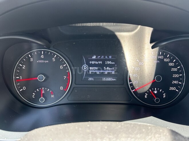 Kia K5-12