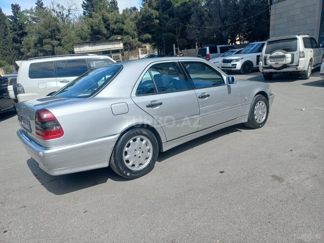 Mercedes C 240 2000, 135,486 km - 2.4 l - Bakı