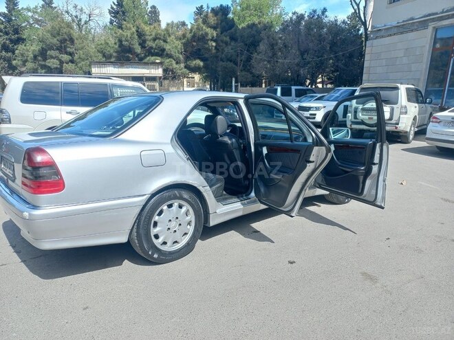 Mercedes C 240 2000, 135,486 km - 2.4 l - Bakı