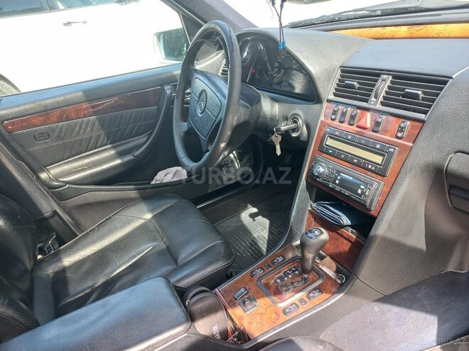 Mercedes C 240 2000, 135,486 km - 2.4 l - Bakı
