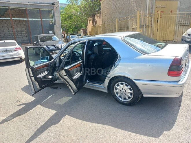 Mercedes C 240 2000, 135,486 km - 2.4 l - Bakı