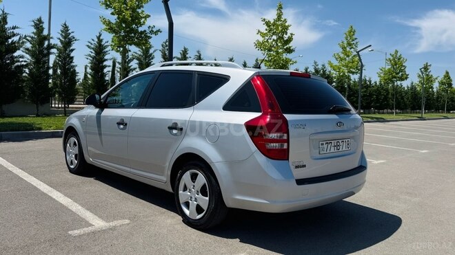 Kia Ceed 2009, 210,000 km - 1.4 л - Salyan
