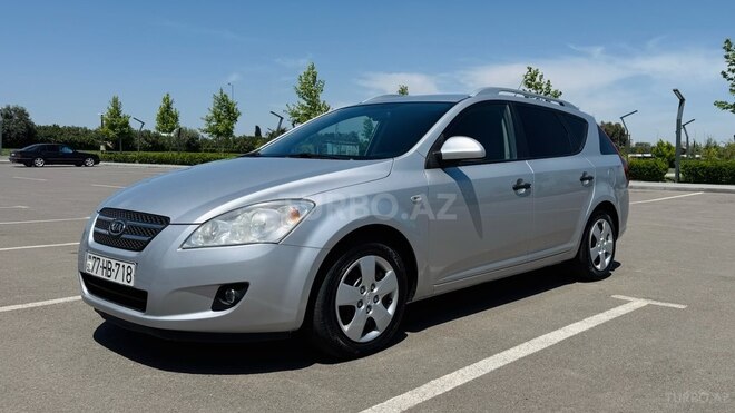 Kia Ceed 2009, 210,000 km - 1.4 л - Salyan