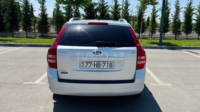 Kia Ceed 2009, 210,000 km - 1.4 л - Salyan