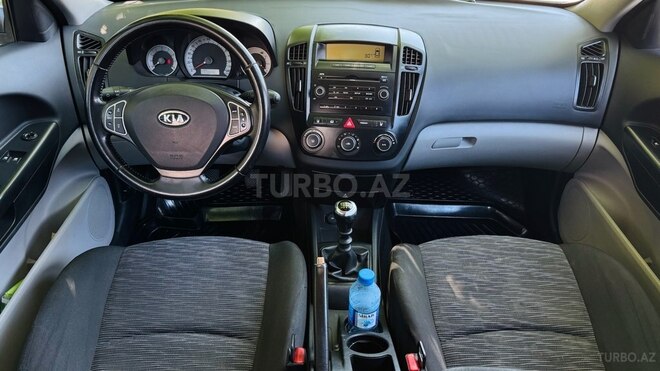 Kia Ceed 2009, 210,000 km - 1.4 л - Salyan