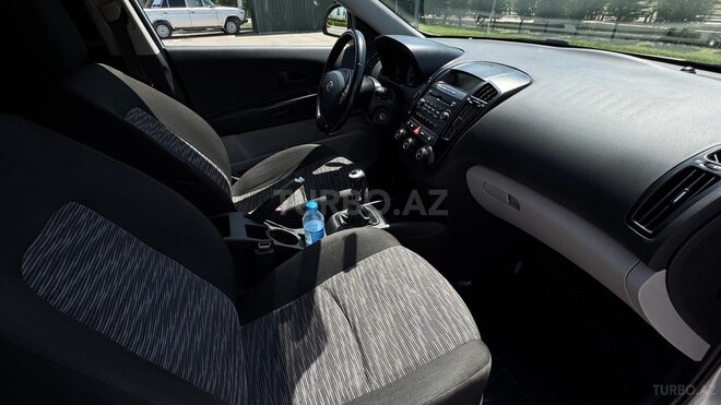 Kia Ceed 2009, 210,000 km - 1.4 л - Salyan