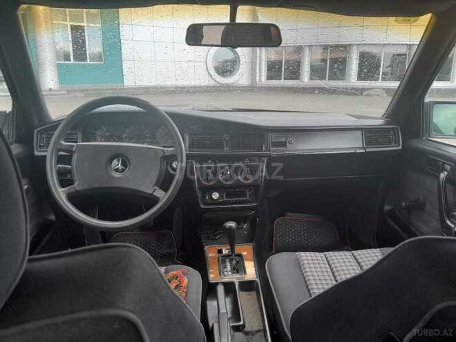 Mercedes 190 1990, 209,163 km - 2.0 л - Qazax