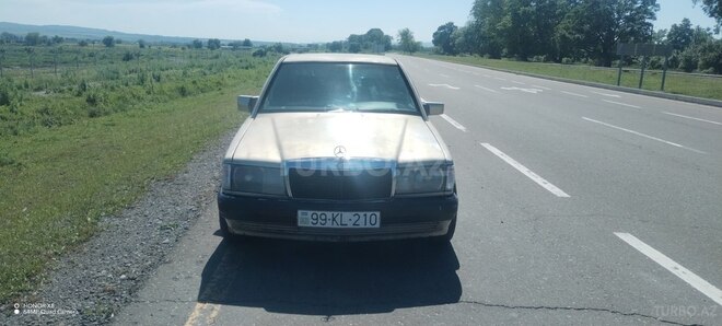 Mercedes 190 1986, 215,000 km - 2.0 l - Qəbələ