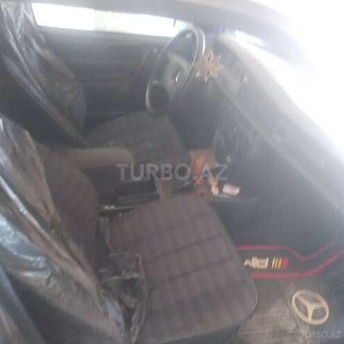 Mercedes 190 1991, 245,000 km - 2.0 l - Salyan
