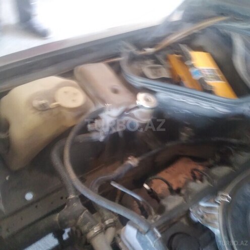 Mercedes 190 1991, 245,000 km - 2.0 l - Salyan