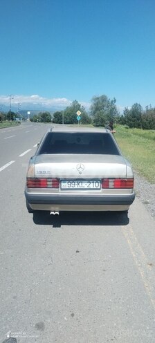 Mercedes 190 1986, 215,000 km - 2.0 l - Qəbələ