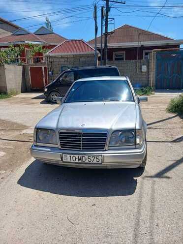 Mercedes E 220 1994, 210,600 km - 2.2 l - Bakı