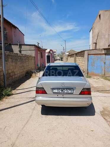 Mercedes E 220 1994, 210,600 km - 2.2 l - Bakı