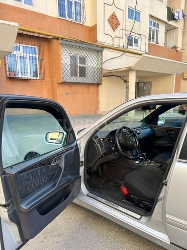 Mercedes E 220 d 1999, 475,000 km - 2.2 l - Bakı