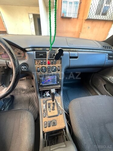 Mercedes E 220 d 1999, 475,000 km - 2.2 l - Bakı