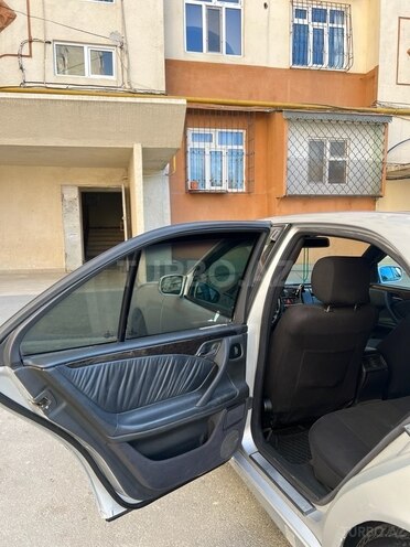 Mercedes E 220 d 1999, 475,000 km - 2.2 l - Bakı