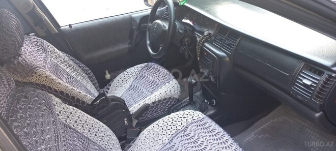 Opel Vectra 1996, 323,677 km - 1.6 l - Bakı