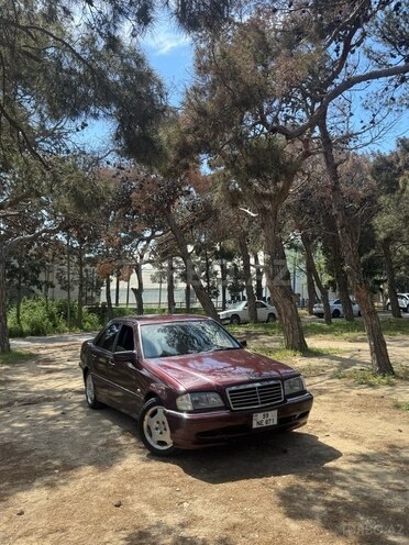 Mercedes C 240 1999, 329,000 km - 2.4 l - Bakı