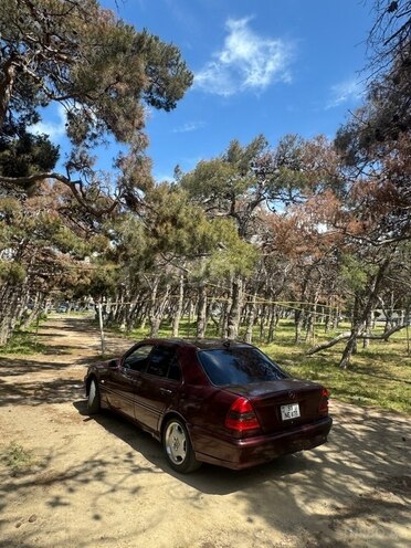 Mercedes C 240 1999, 329,000 km - 2.4 l - Bakı