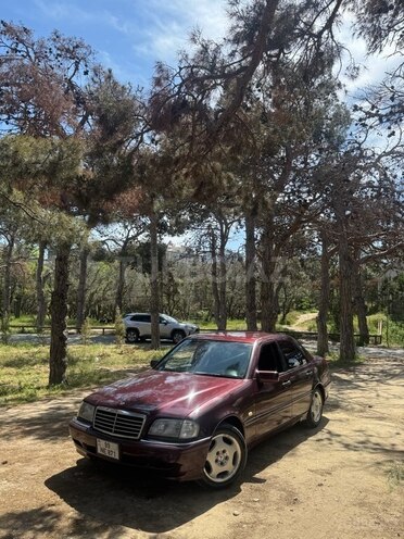 Mercedes C 240 1999, 329,000 km - 2.4 l - Bakı