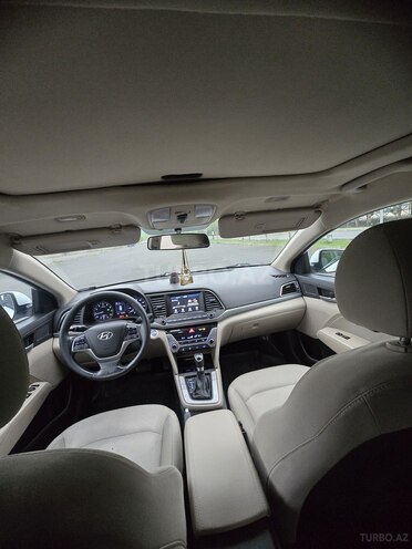 Hyundai Elantra 2016, 215,652 km - 2.0 l - Qəbələ