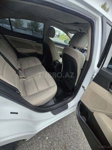 Hyundai Elantra 2016, 215,652 km - 2.0 l - Qəbələ