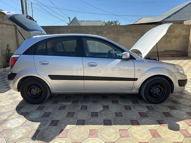 Kia Rio 2006, 320,000 km - 1.6 l - Bakı
