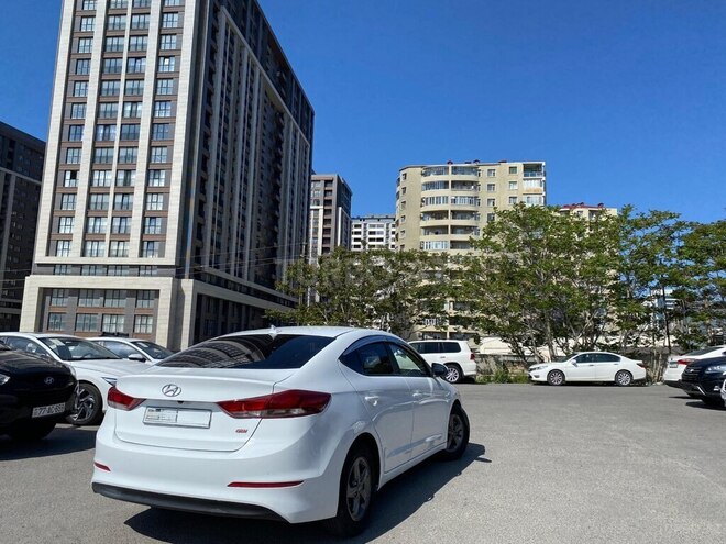 Hyundai Elantra 2015, 125,400 km - 1.6 л - Bakı