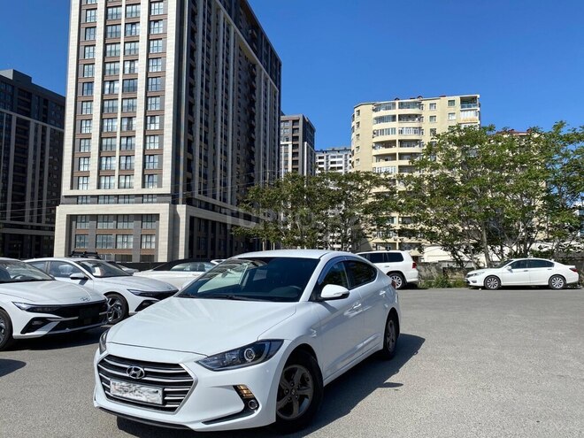 Hyundai Elantra 2015, 125,400 km - 1.6 л - Bakı