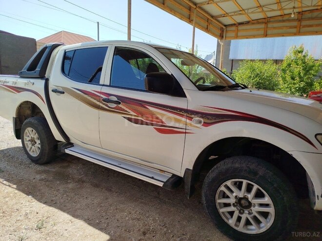 Mitsubishi L200 2013, 383,641 km - 2.5 l - Şirvan