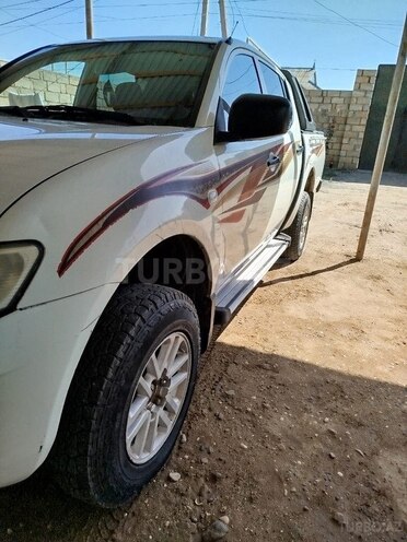 Mitsubishi L200 2013, 383,641 km - 2.5 l - Şirvan