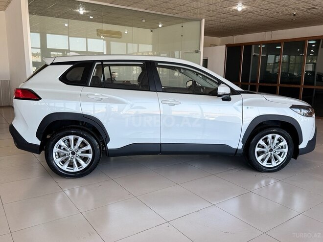 Toyota Corolla Cross 2025, 0 km - 2.0 л - Bakı